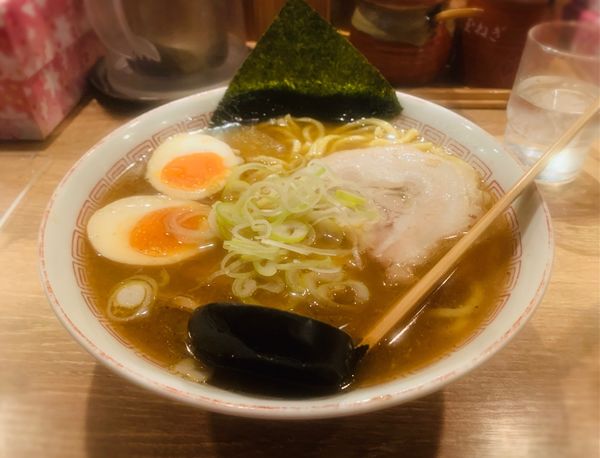 「醤油(濃い目¥920)+味玉(¥100)」@つけ麺屋 ごんろく 両国店の写真