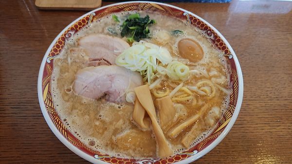 「背脂醤油味玉ラーメン」@自家製手もみ麺 ラーメン赤松の写真