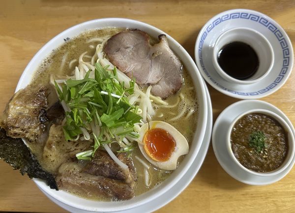 「自家製マー油えびそば1090円+」@麺屋 白神の写真