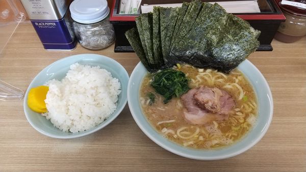 「並のりラーメン、ライス(大)」@奥津家の写真