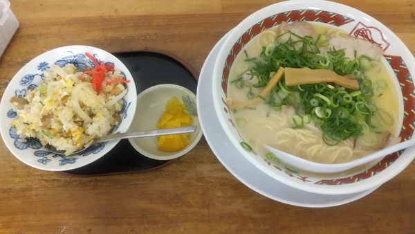 「白湯（コッテリ）700円、半チャーハンセット150円」@大ちゃんラーメン 鳥取店の写真