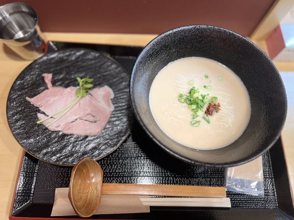 「博多豚骨らぁ麺 (バリカタ)800円」@博多豚骨らぁ麺 一絆 上野御徒町本店の写真