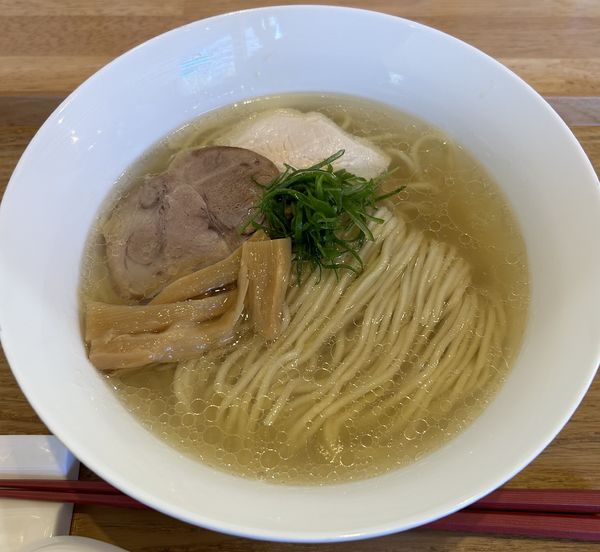 「らぁめん塩¥900」@らぁめん ご恩の写真