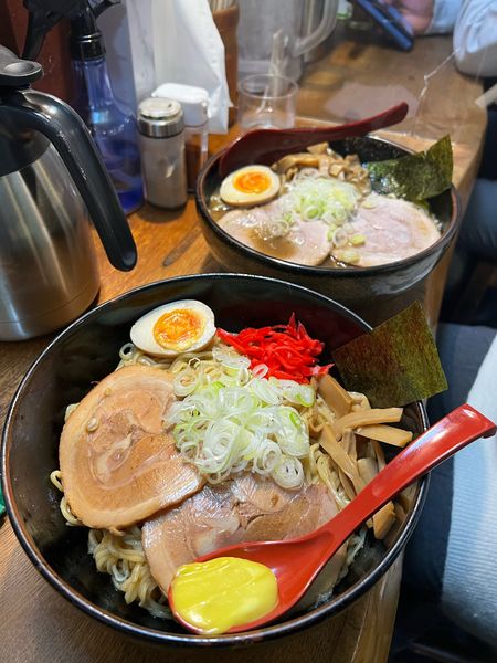 「油そば　中盛　からしマヨ　ベニ生姜　850円」@つけ麺・らあめん 竹屋の写真