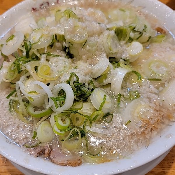 「ラーメン+ネギ増し+生卵」@ラーメン あらしんの写真