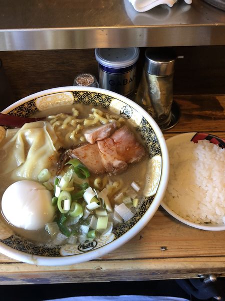 「煮干しそば」@すごい煮干ラーメン凪 新宿ゴールデン街店 本館の写真