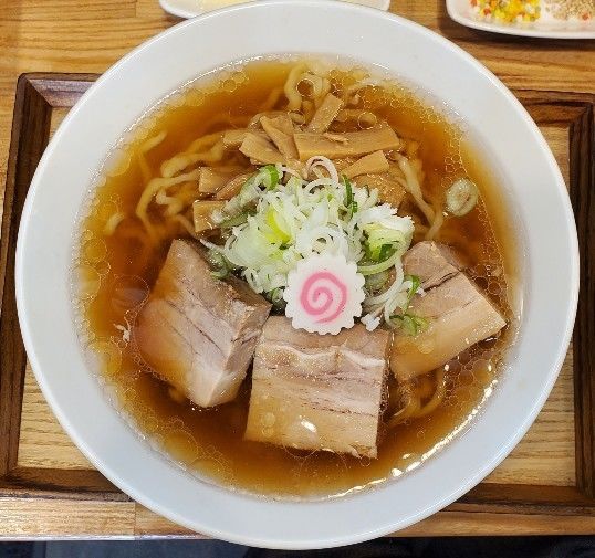 「手揉みしょうゆ中華そば」@自家製中華そば 麺の虜の写真
