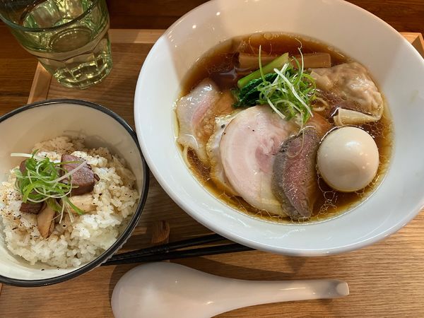 「特醤油ラーメン　チャーシューご飯」@たかのちゅめの写真