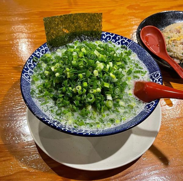 「とんこつラーメン　ネギ×2」@博多ラーメン 鶴亀堂 長久手図書館通店の写真