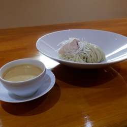 つけ麺：オマール海老の冷たいソースで