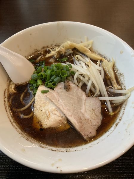 「【限定】自家製マー油らぁ麺　８５０円」@麺処 黒の写真