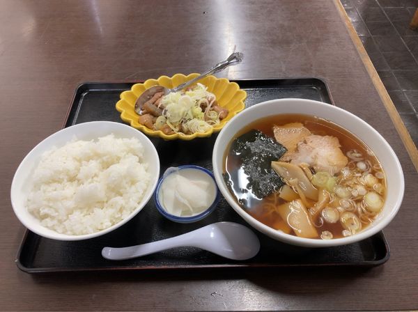 「ラーメン+半モツ+ご飯」@うんの食堂の写真
