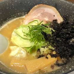 ちょもラーメン