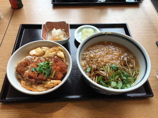 「ロースカツ丼とたぬき蕎麦セット」@ソバキチ さんすて岡山店の写真