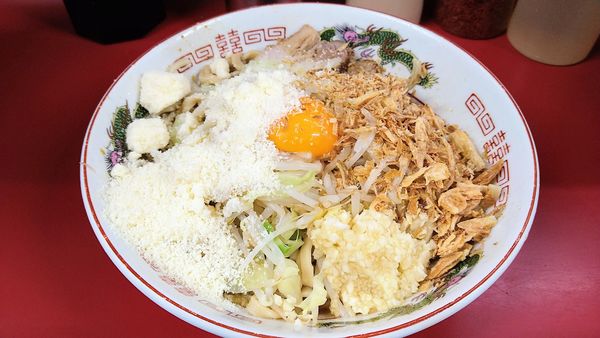 「汁なし(ヤサイ少なめ･ニンニクマシ)+粉チーズ」@ラーメン二郎 湘南藤沢店の写真