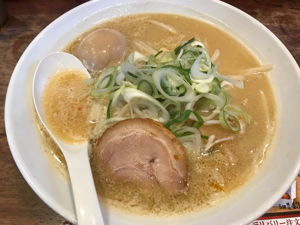 「新白味噌らーめん固め大盛680円」@壱鵠堂 つきみ野店の写真