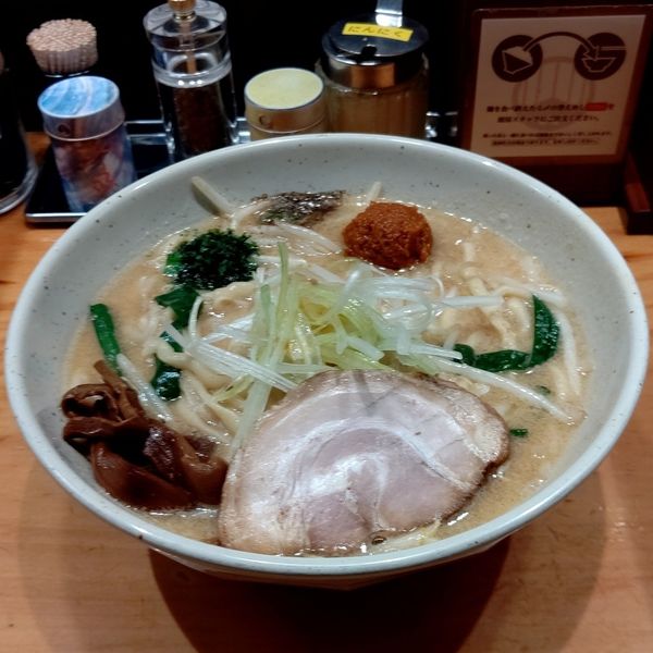 「辛バリ味噌らーめん」@つじ田 味噌の章の写真