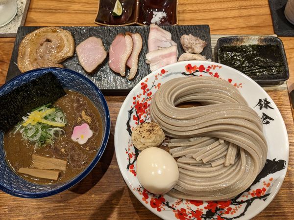 「濃厚豚骨魚介つけめん 5種チャーシュー盛 半熟味玉 有明のり」@中華蕎麦 沙羅善の写真