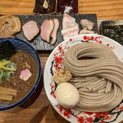 濃厚豚骨魚介つけめん 5種チャーシュー盛 半熟味玉 有明のり