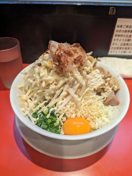 「まぜそば・豚1枚」@用心棒の写真