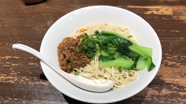 「成都式汁なし坦々麺大盛、小ライス」@六坊担担面の写真