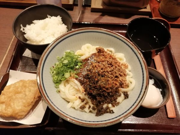 「担々うどん　中　820円　　とり天　　150円」@香川 一福 神田本店の写真
