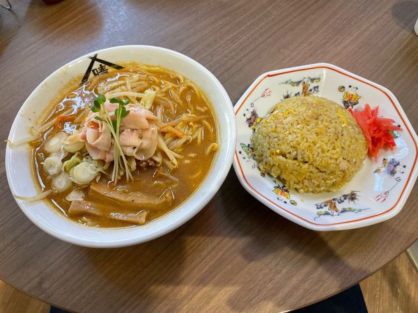 「蔵味噌ラーメンチャーハン」@蔵味噌ラーメン 晴っぴの写真