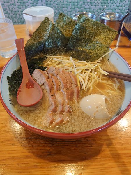 「ネギチャーシュー中盛り味玉」@椿 ラーメンショップ 木立店の写真