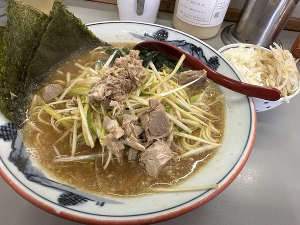 「ネギみそラーメン＋半ライス」@ラーメンショップ 122号騎西店の写真