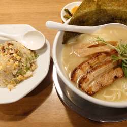 特製濃厚鶏そば 1089円 + 半チャーハン 429円