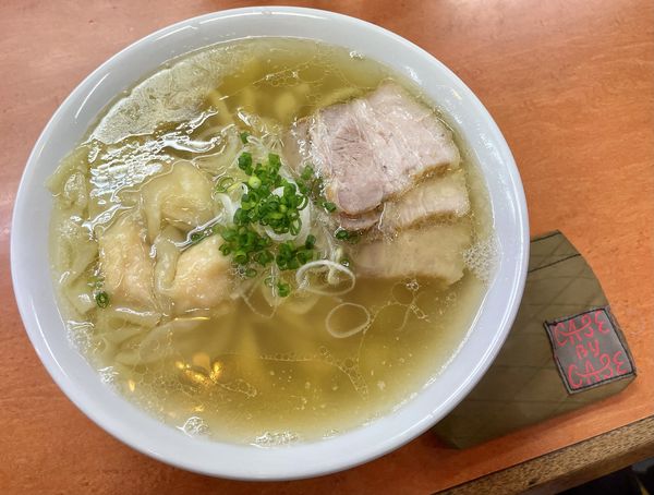 「海老ワンタンメン」@日陰の写真