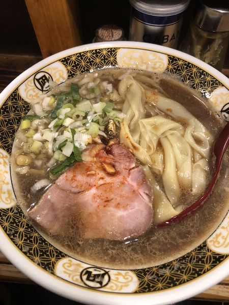「煮干しそば」@すごい煮干ラーメン凪 新宿ゴールデン街店 本館の写真