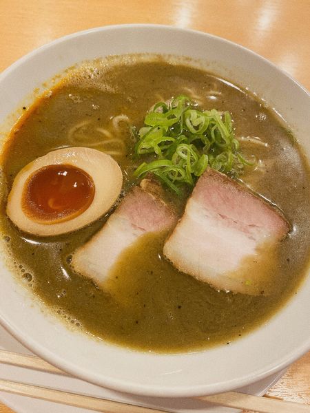 「焼き煮干しらーめん」@麺屋そのかの写真