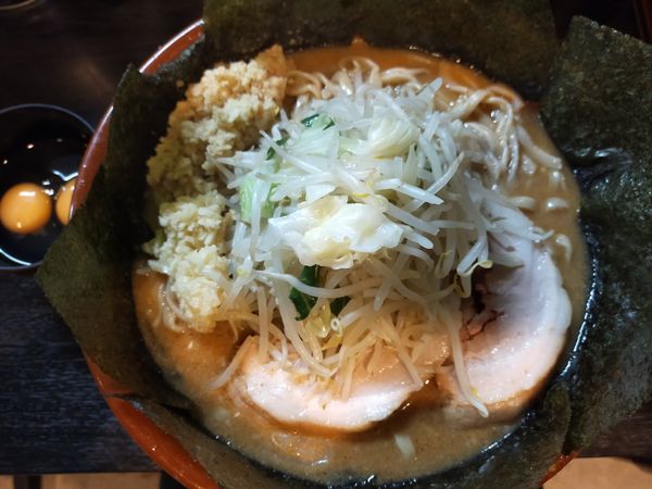 「【限定】味噌1200円(大150円)+生姜50円+生卵50円」@豚星。の写真