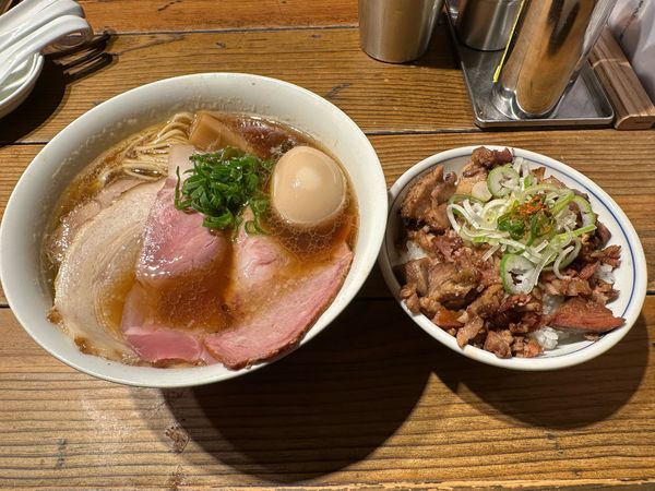 「特製醤油らぁ麺+チャーシューご飯」@松戸中華そば 富田食堂の写真
