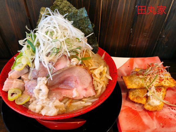 「あぶら豚そば（880円）、棒餃子（CP）」@豚骨専科 田丸家の写真