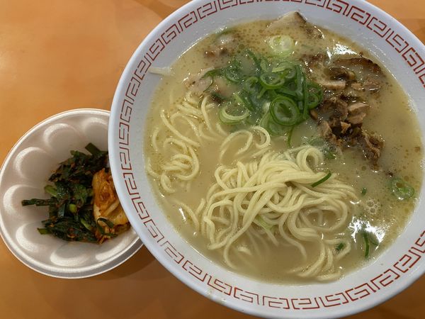 「らーめん 800」@金龍ラーメン 難波千日前店の写真