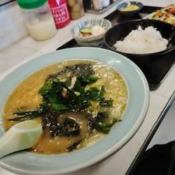 Ｃ定食（ラーメン半野菜定食）１０２０円