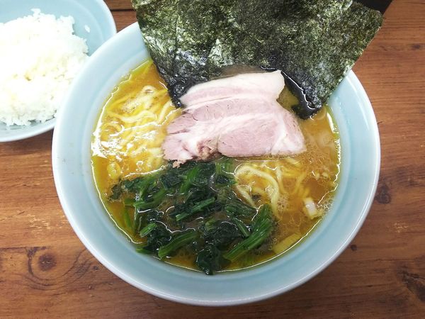 「ラーメン並盛(かため多め) 650円」@二代目 英吉家の写真