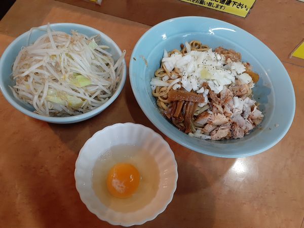 「汁なし、中」@立川マシマシ ロイヤルスープの写真