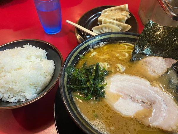 「ラーメン餃子ライス」@家系ラーメン 王道 神道家の写真