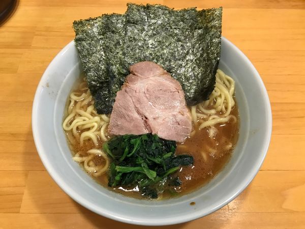 「鮪醤油ラーメン　700円」@横浜家系ラーメン みと家の写真