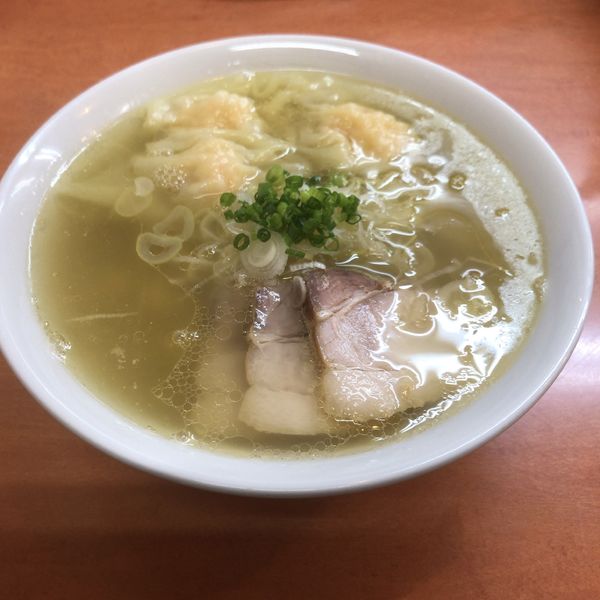 「海老ワンタンメン」@日陰の写真