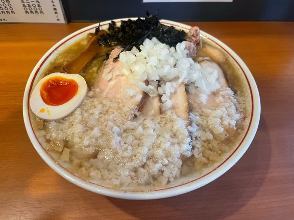 「【限定】背脂煮干しラーメン」@自家製手もみ麺 鈴ノ木の写真