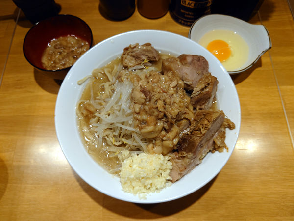 「ラーメン(小)+生たまご+別皿あぶら」@麺屋 神工の写真