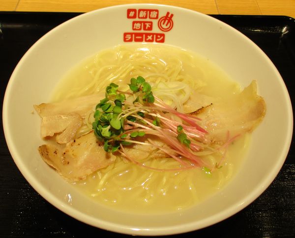 「【麺や　鳥の鶏次】鶏そば　900円」@#新宿地下ラーメンの写真