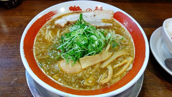 「濃厚豚骨醤油（太麺）」@らーめん梅のや 波崎店の写真