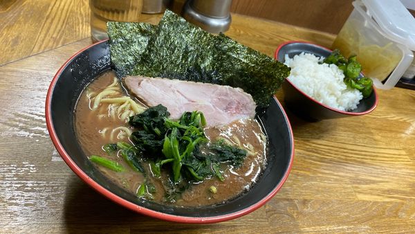 「ラーメン ¥780 ∞ライス ¥50」@麺家 紫極の写真