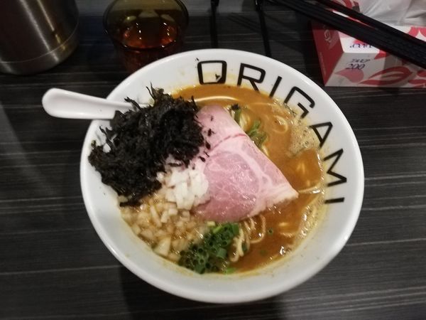 「旨辛濃厚煮干しそば　大盛　大辛」@麺屋 ORIGAMIの写真