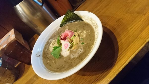 「濃厚煮干中華そば」@馳走麺 狸穴の写真